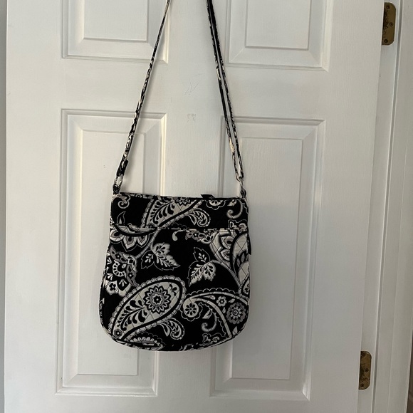 Vera Bradley Crossbody Bag. - Picture 2 of 5